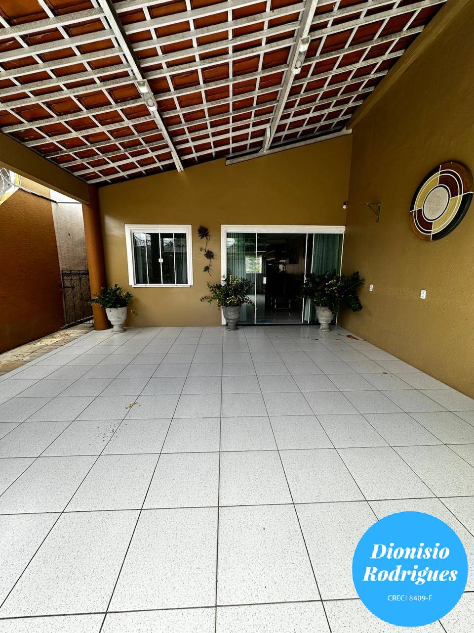 Casa à venda com 2 quartos, 166m² - Foto 2